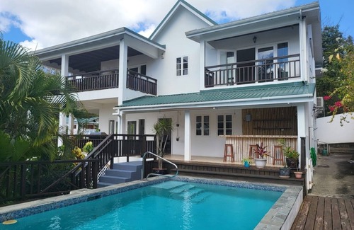 Marigot Bay Villa | Villa Karibu - only 2 minutes walk to the beach!