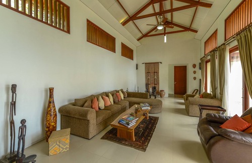 Senggigi Hotel | Villa Karingal