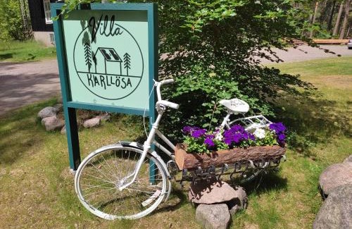 Hultsfred Municipality House | Villa Karllösa - Bed and Breakfast