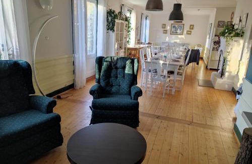 Hultsfred Municipality House | Villa Karllösa - Bed and Breakfast