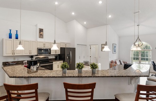 Inverness House | Villa Kemp 4-bedroom/3-bathroom