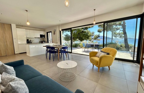 7th Arrondissement Villa | Villa Kennedy - Corniche Sea View Jacuzzi Parking