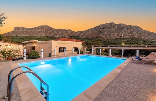 Pervolakia Villa | Villa Kera | Heated Pool
