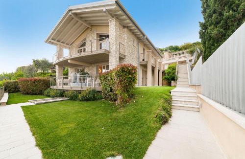 Albisano Apartment | Villa Kiara