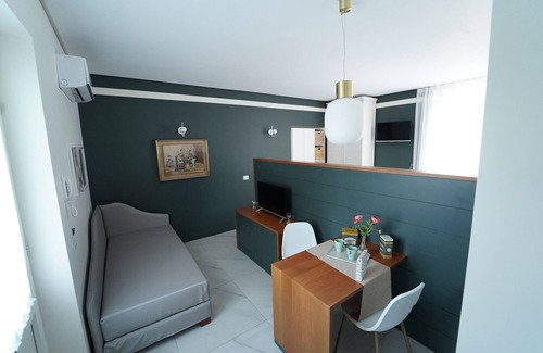 Portici Villa | Villa Klaudia - charming house Naples