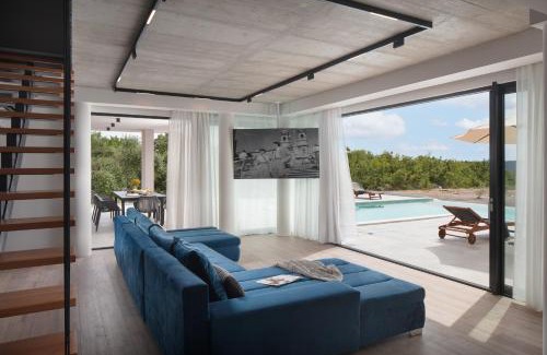 Brgod Villa | Villa KM 5 Bedroom with pool and garden