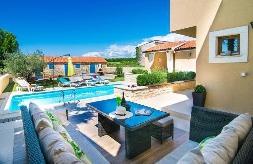 Farini Villa | Villa Kolombera by Villa Plus