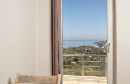 Douliana Villa | Villa Konstantinos Hilltop Vineyard Escape
