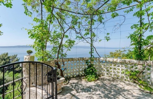 Brela Apartment | Villa Kosa with balcony and sea view