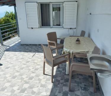 Piqeras Apartment | Villa Kostandin