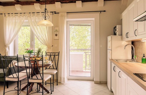 Pakostane Apartment | VILLA KRPETA, 2 bedroom apartment “Babuljas” for 2 to 4 people NEW