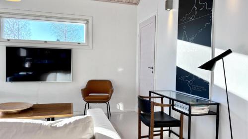 Pori Villa | Villa Krystle - Riverside Retreat