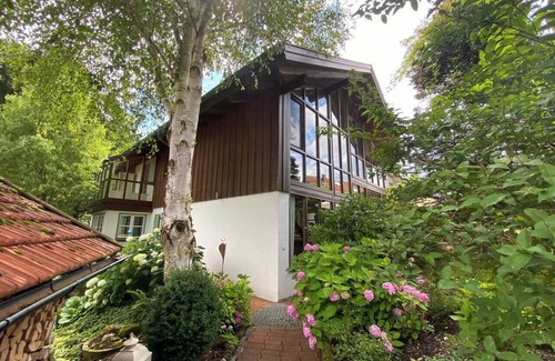 Windach Villa | Villa Kunterbunt - architect's house with charm
