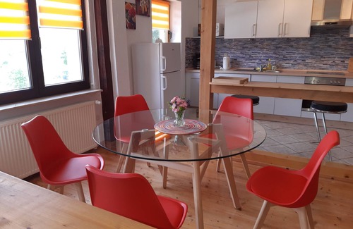 Kueps Apartment | Villa Kunterbunt XL, 90sqm furnished. Duplex apartment with garden, terrace and sauna