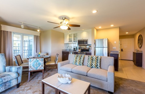 Del Mar Condo | Villa L'Auberge