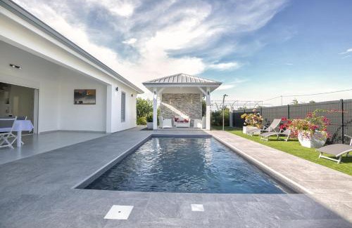 Saint-Francois Villa | VILLA L'INDIA - Un havre de paix familiale