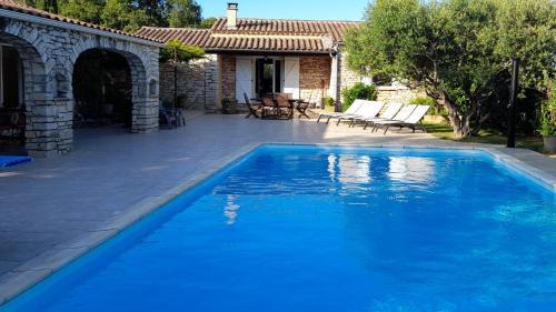 Salavas Villa | Villa L'Opaline 10 pers Piscine privée Chauffée Animaux admis Wifi