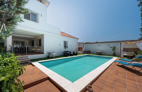 Guillena Villa | Villa 'La Casona Luxury and Relaxation' with Private Pool, Wi-Fi and Air Conditioning