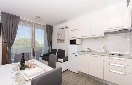 Veliki Drvenik Apartment | Villa LA-Comfort One Bedroom Apartment with Sea View Terrace 1