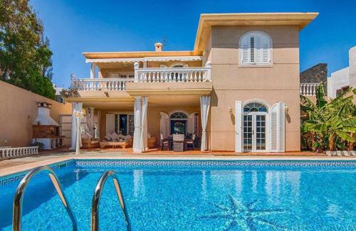 Playa del Cable Apartment | Villa La Concha Beachfront Heated Pool