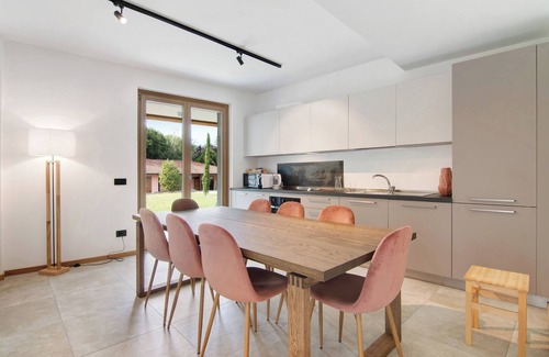 Colico Villa | Villa 'La Del Lago' with Wi-Fi and Air Conditioning