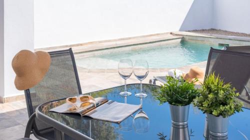 Mondron House | Villa La Fuente Periana by Ruralidays