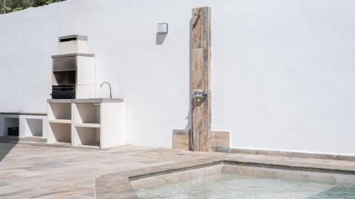 Mondron House | Villa La Fuente Periana by Ruralidays