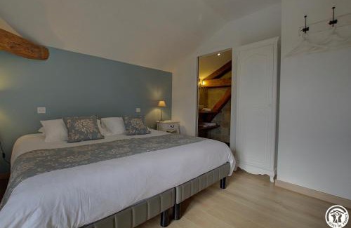 Villieu-Loyes-Mollon House | Villa La Maternite
