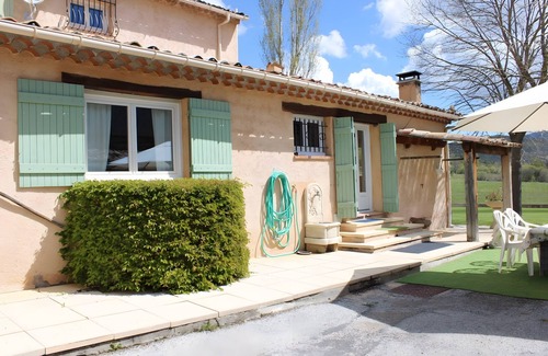 Saint-Auban Villa | Villa 'La Myreclose' with Mountain View, Private Terrace and Wi-Fi