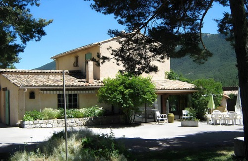 Saint-Auban Villa | Villa 'La Myreclose' with Mountain View, Private Terrace and Wi-Fi