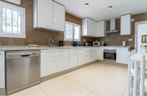 Torreblanca Villa | Villa La Rotonda with Pool, Garden & Wi-Fi