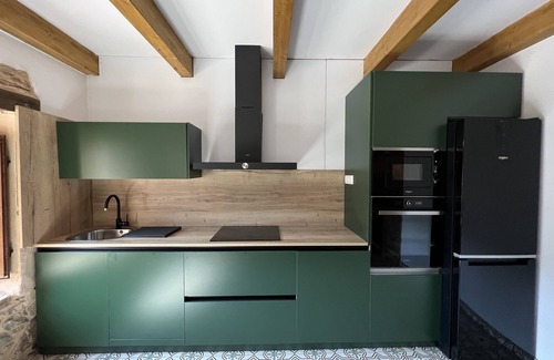 La Utrera Cottage | Villa la Roza I. With fireplace, next to the river and in the Omaña valley