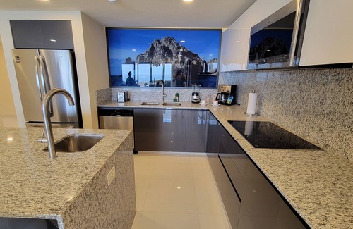 Ciudad Constitucion Resort | Villa la Valencia's spacious suites with a modern contemporary design.