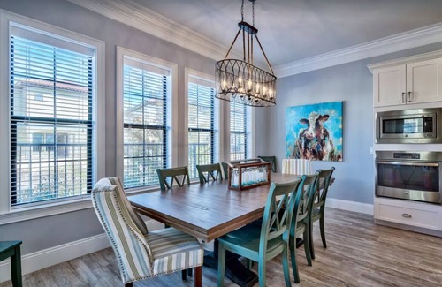 Villa Lago House | Villa Lago Luxury! Comfort Abounds! Steps to Baytowne Wharf, 2 Golf Carts!