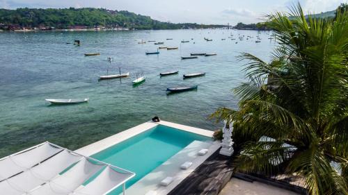 Ceningan Island Villa | Villa Lagoon - Elegant & Absolute BeachFront in Nusa Ceningan