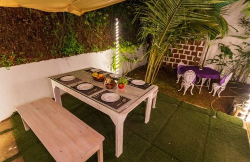 Anjuna Villa | Villa lagoon on hillnOne mile from anjuna beach/sunburn party