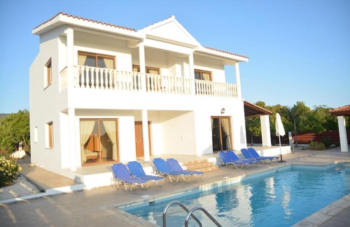 Agios Georgios Pegeias Villa | VILLA LAMBRIANA