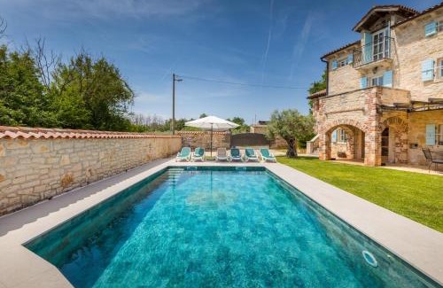 Susnjici Villa | Villa Lamija by Villsy