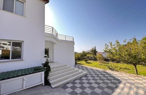 Karavas House | Villa Large Garden&Outdoor Space