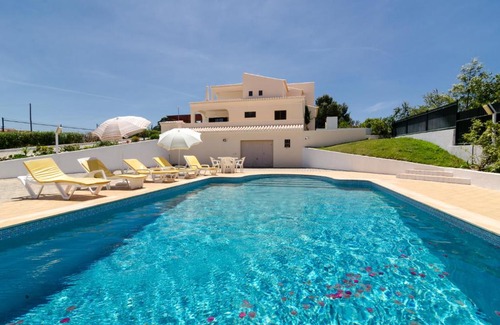 Lagoa e Carvoeiro Villa | Villa Larotil