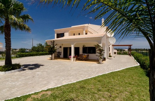 Lagoa e Carvoeiro Villa | Villa Larotil
