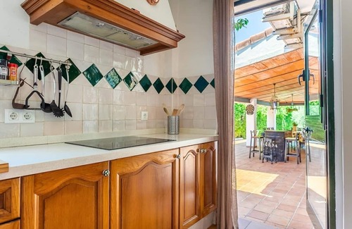 Mairena del Aljarafe Villa | Villa las Tinajas , con Encanto Andaluz
