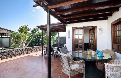 Playa Blanca House | Villa Las Palmeras