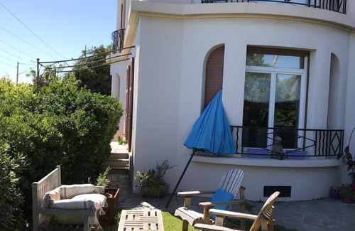 La Croix des Gardes Apartment | Villa Latine, large apartment, garden, 50 meters from beach, wonderful views