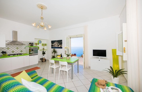 Montepertuso Villa | Villa Laura, amazing breakfast, private outdoor hot tub, Positano, Amalfi coast