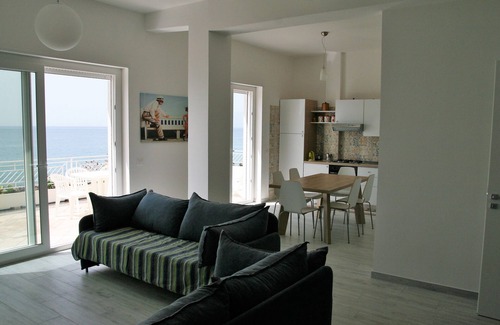 Pizzo Villa | Villa Laura by the sea - P1
