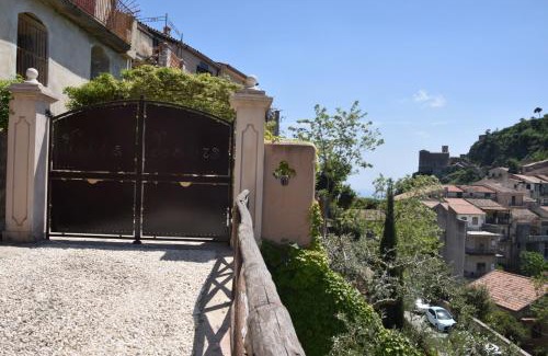 Savoca Villa | Villa Laura