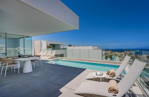 Callao Salvaje Villa | Villa Laurel - Casangular by Upper