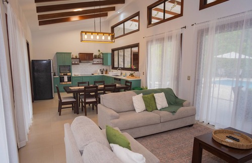 La Fortuna House | Villa Laurel: Located on a livestock farm on the foothills of Arenal Volcano