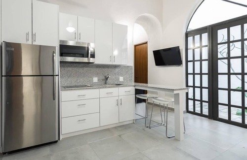 Mercado Apartment | Villa Laurel | Old San Juan | Chic 2 Bedroom Apartment in Colonial City | Fantas
